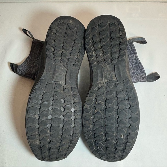 NATIVE Sz 9 Booties Nova Hydroknit Fabric Heather Grey Rubber Sole Pull On Boots - Picture 7 of 9